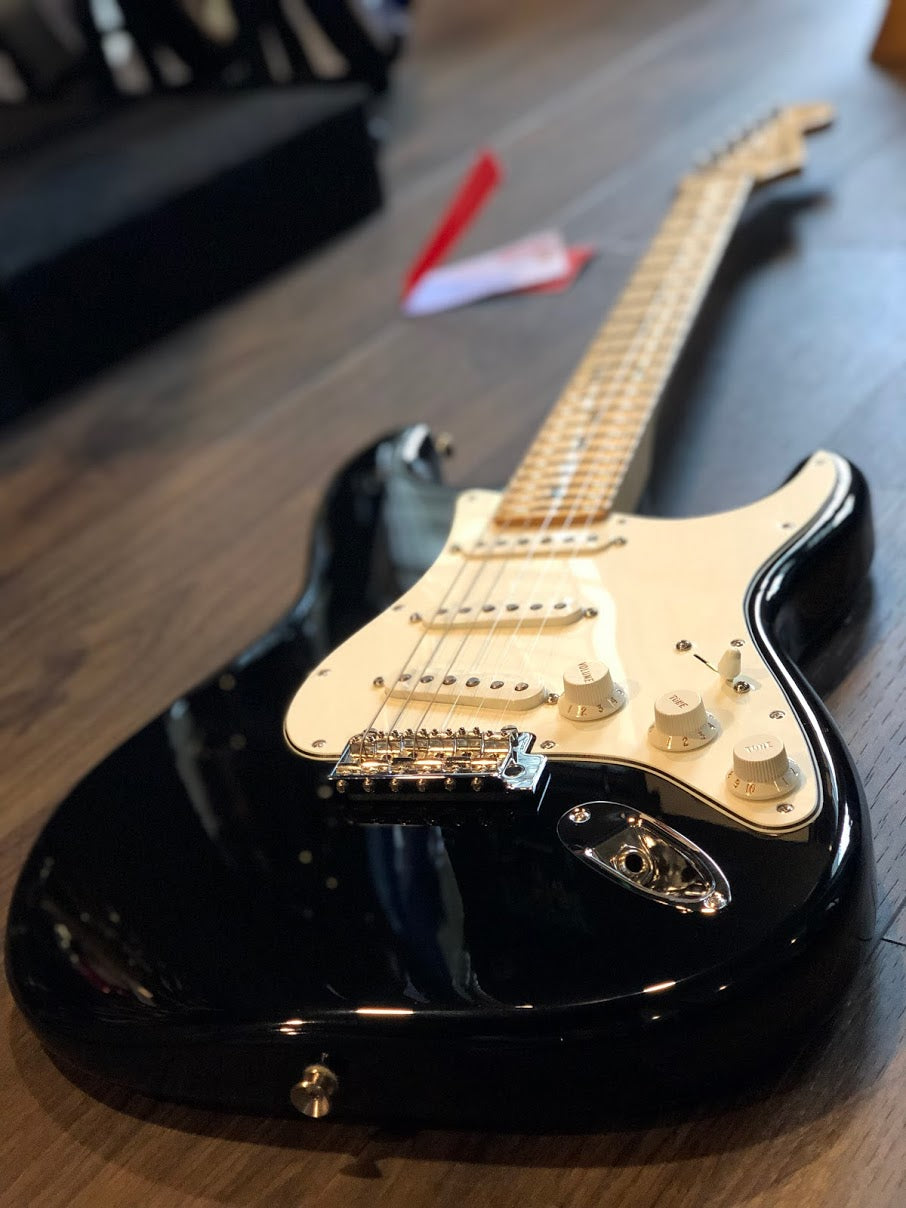 Fender Player Series Stratocaster Maple Neck Black