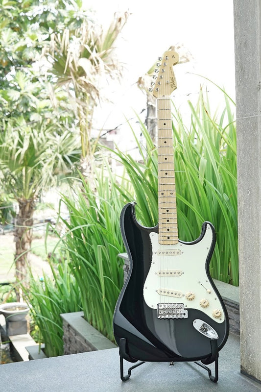 Tokai TST-50 BB/M Vintage Series Japan in Black with maple FB