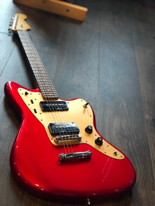 Squier Jazzmaster Deluxe ST - Candy Apple Red