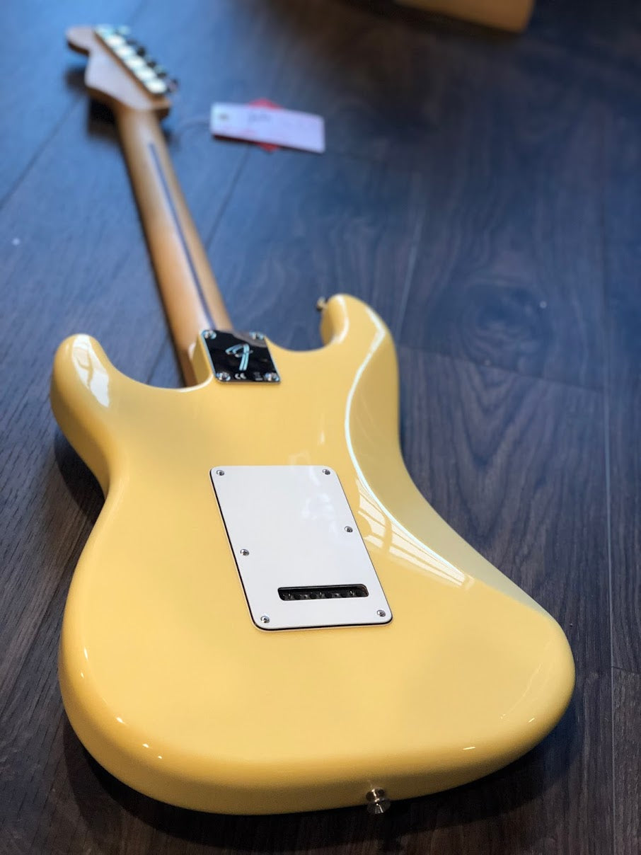 Fender Player Series Stratocaster HSS สี Buttercream และ Maple FB