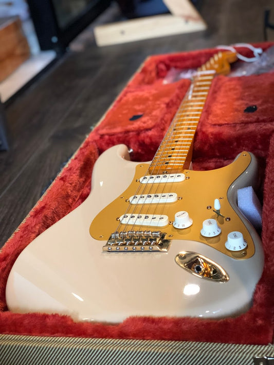 Fender 60th Anniversary Classic Player 50s Stratocaster in Desert Sand