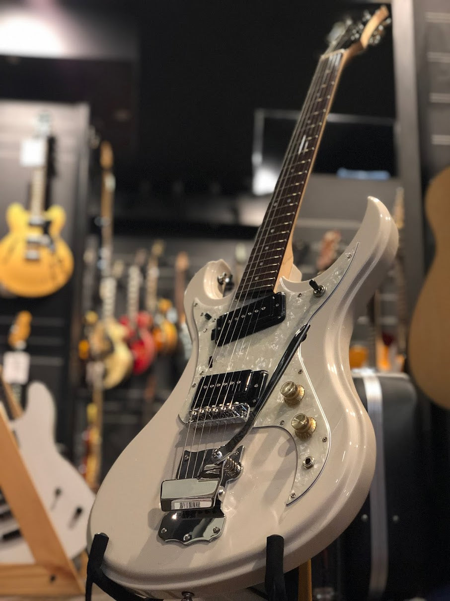 Tokai Hummingbird THB-200 50th Anniversary Reissue Limited Edition สี Vintage White