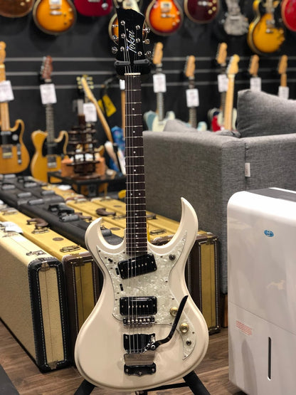 Tokai Hummingbird THB-200 50th Anniversary Reissue Limited Edition สี Vintage White