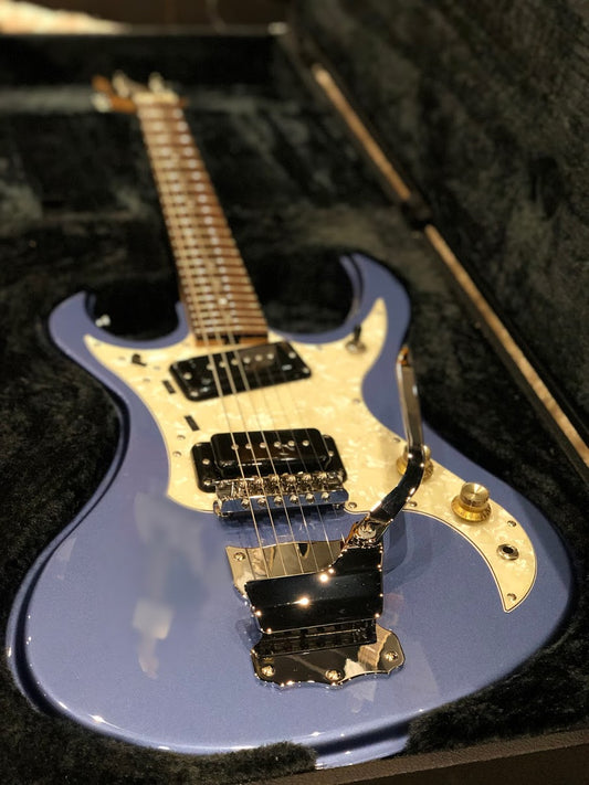 Tokai Hummingbird THB-200 50th Anniversary Reissue Limited Edition in Old Lake Placid Blue