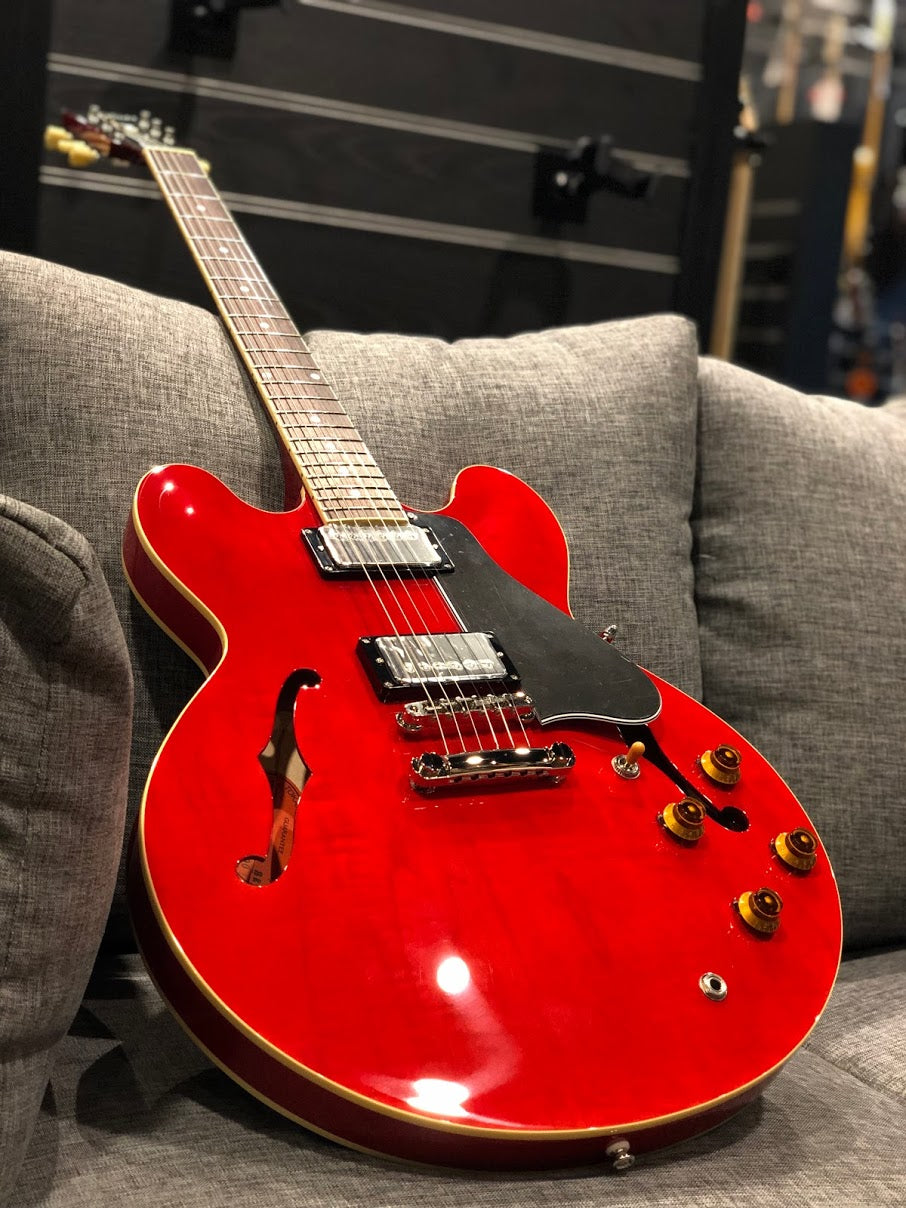 Tokai ES-166 SR Semi Hollow Vintage Series สี See Thru Red Cherry