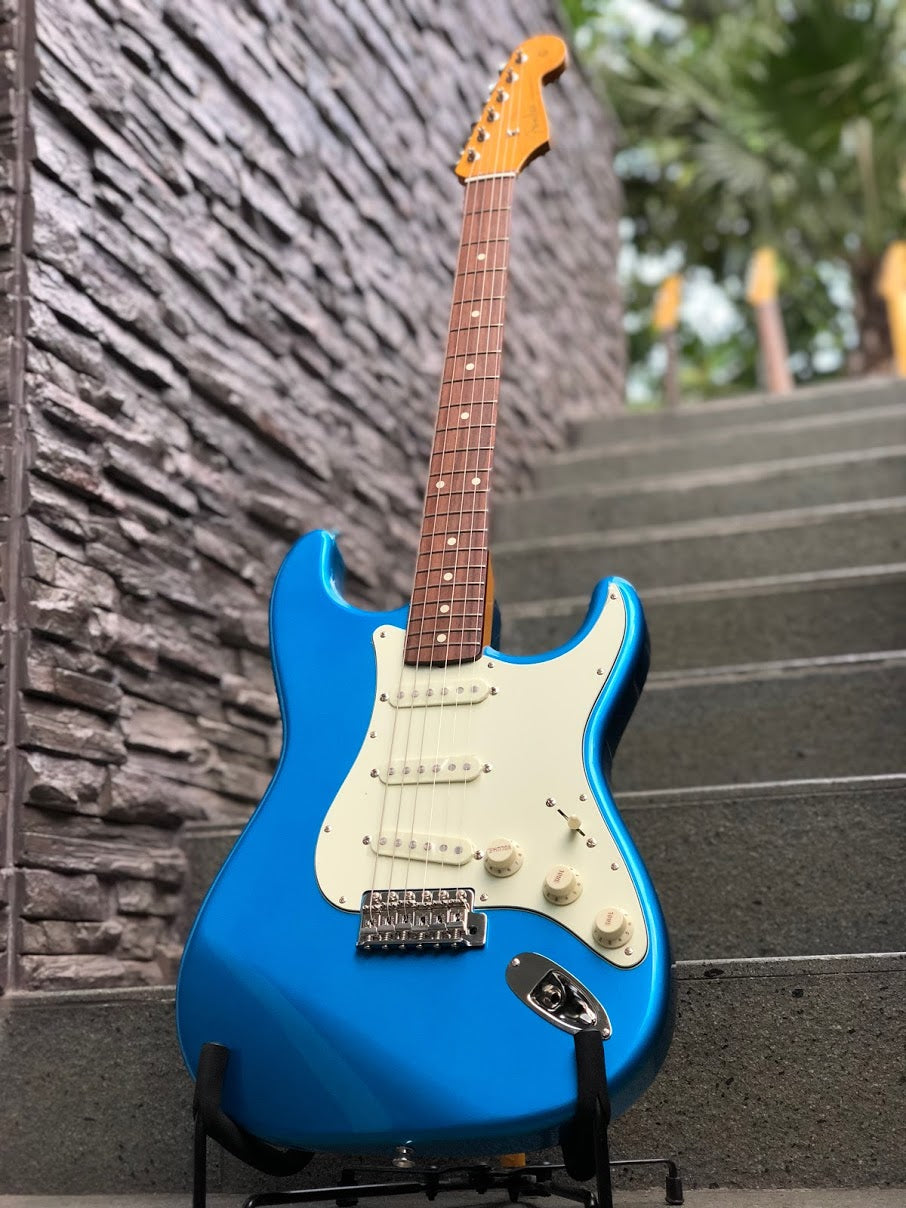 Fender Japan Traditional `60s Stratocaster Rosewood Candy Blue
