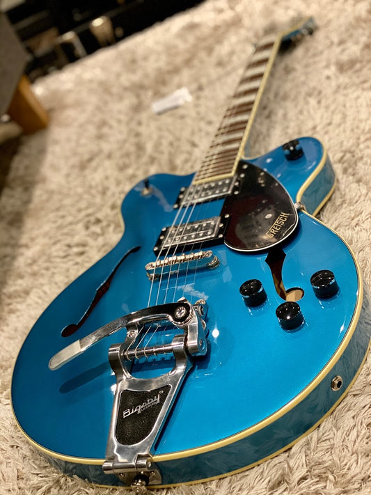 Gretsch G2622T Streamliner Center Block with Bigsby in Riviera Blue