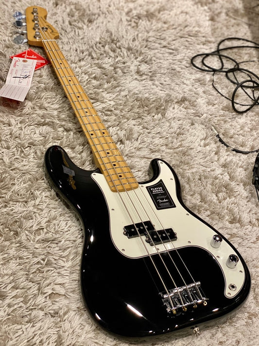 กีต้าร์ Fender Player Precision Bass Maple Neck - สีดำ