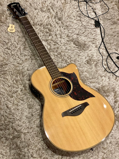 Yamaha AC1M Concert Cutaway - Vintage Natural