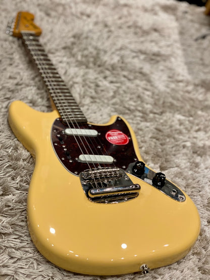 Squier Classic Vibe `60s Mustang - สีขาววินเทจ