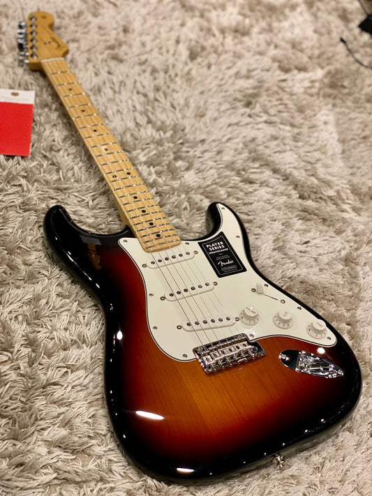 คอกีต้าร์ Fender Player Series Stratocaster ไม้เมเปิ้ล สี Sunburst 3 โทน 