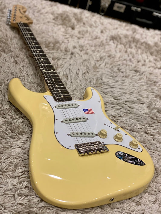 Fender USA Yngwie Malmsteen Stratocaster with maple FB in Vintage White
