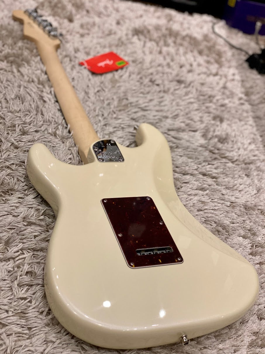 Fender American Elite Stratocaster HSS Shawbucker with Ebony FB in Olympic White