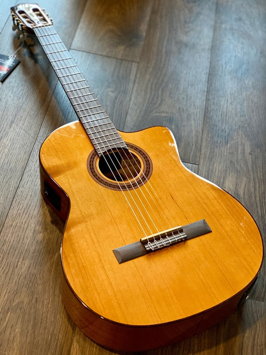 Cordoba C5-CE อะคูสติก-ไฟฟ้าแบบคลาสสิก