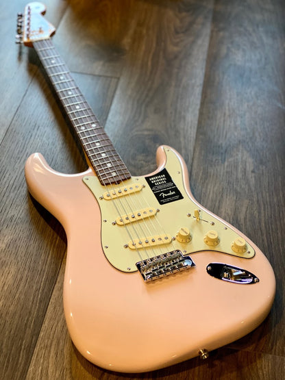 Fender American Original 60s Stratocaster สี Shell Pink พร้อม Rosewood FB