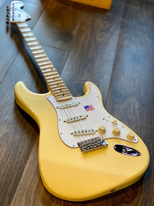 Fender Artist Yngwie Malmsteen Strat Scalloped Maple FB in Vintage White