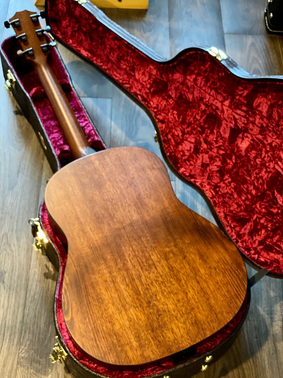 Taylor 327e V-Class Blackwood/Mahogany Grand Pacific Acoustic Guitar พร้อมกล่อง