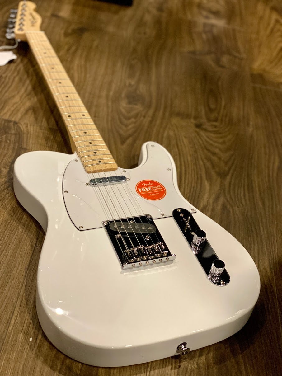 Squier Affinity Telecaster in Arctic White