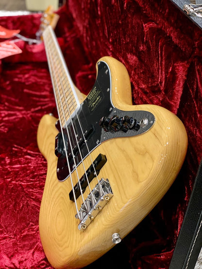 Fender American Original 70s Jazz Bass Maple Neck สีธรรมชาติ