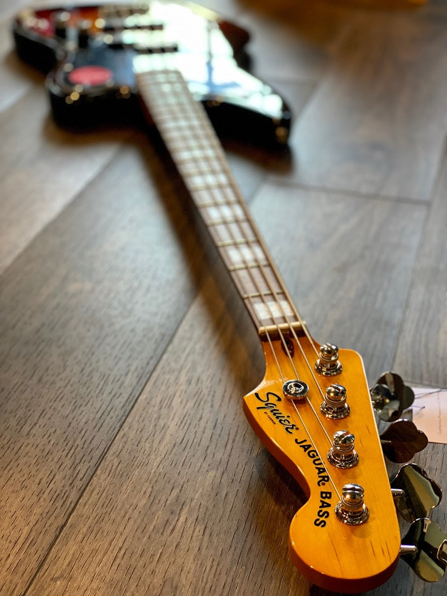 Squier Classic Vibe Jaguar Bass with Laurel FB in 3 Tone Sunburst