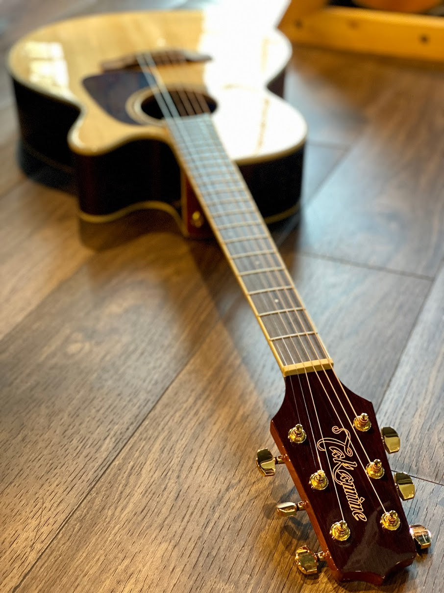Takamine GN51CE in Natural