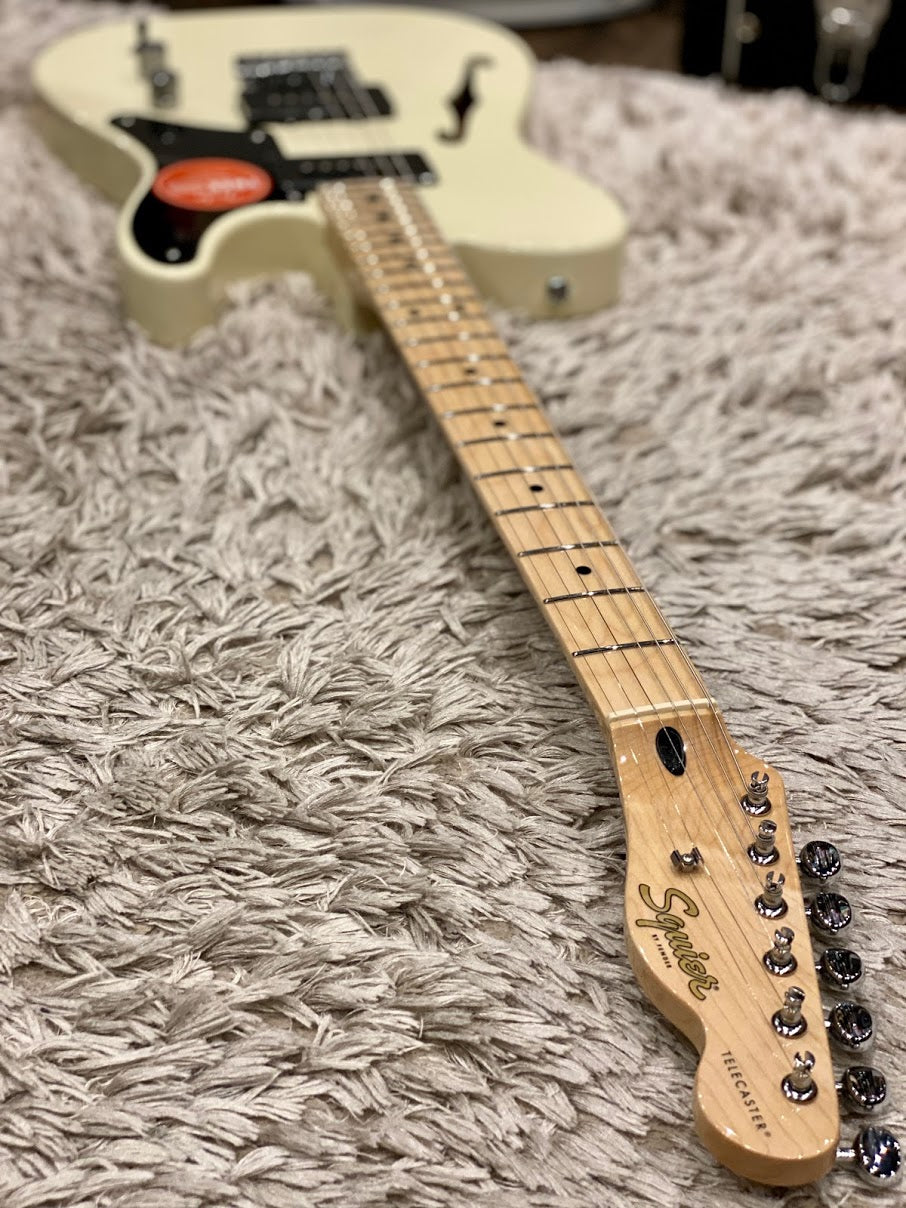 Squier Paranormal Series Cabronita Thinline Telecaster in Olympic White