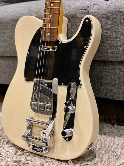 Fender Vintera 60s Telecaster with Bigsby and Pau Ferro FB in White Blonde