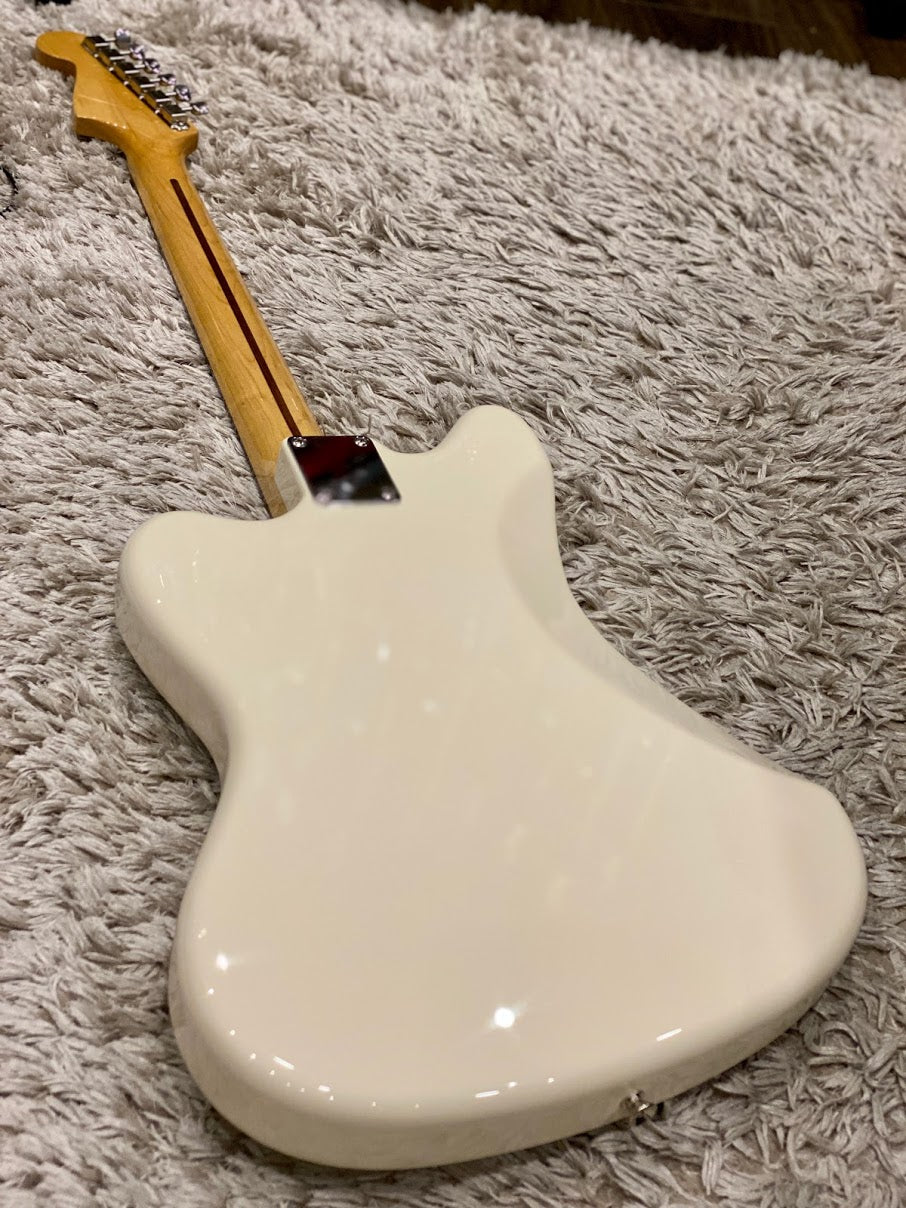 Tokai TJM-140 MH Silverstar Offset in Vintage White with Matching Headstock