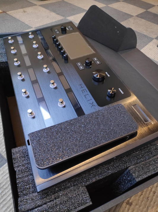 โปรเซสเซอร์พื้นมัลติเอฟเฟกต์ Line 6 Helix Guitar 