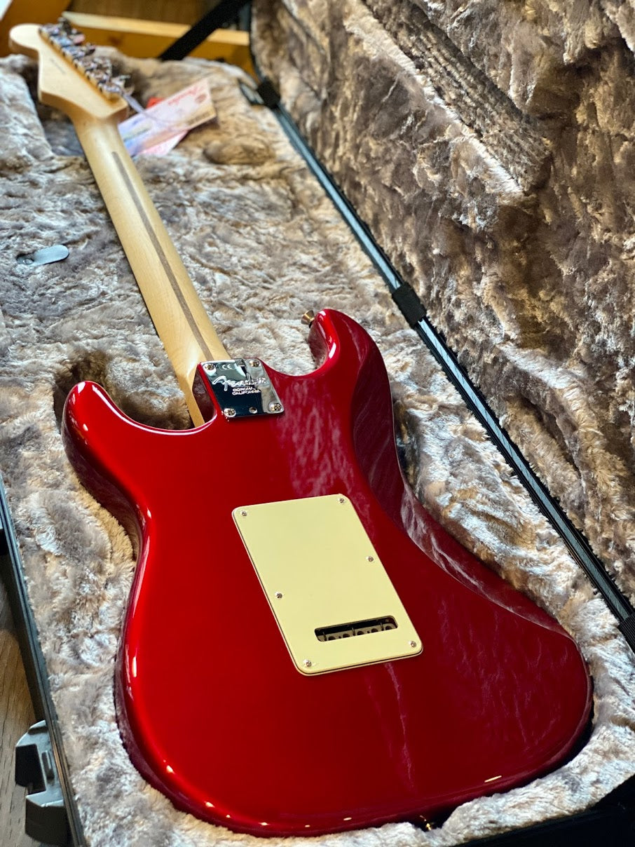 Fender American Professional Stratocaster HSS Shawbucker with Rosewood FB in Candy Apple Red