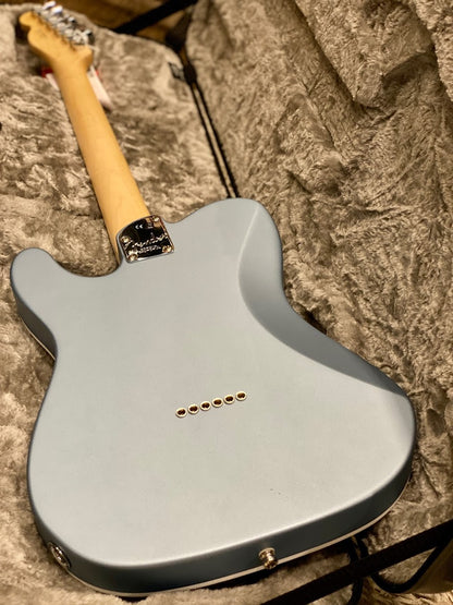 Fender American Elite Telecaster พร้อมฟิงเกอร์บอร์ด Ebony สี Satin Ice Blue Metallic 