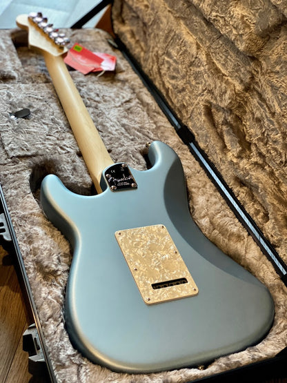 Fender American Elite Stratocaster with Maple FB in Satin Ice Blue Metallic