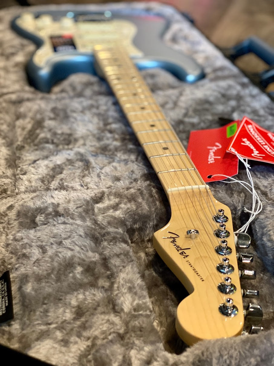 Fender American Elite Stratocaster with Maple FB in Satin Ice Blue Metallic