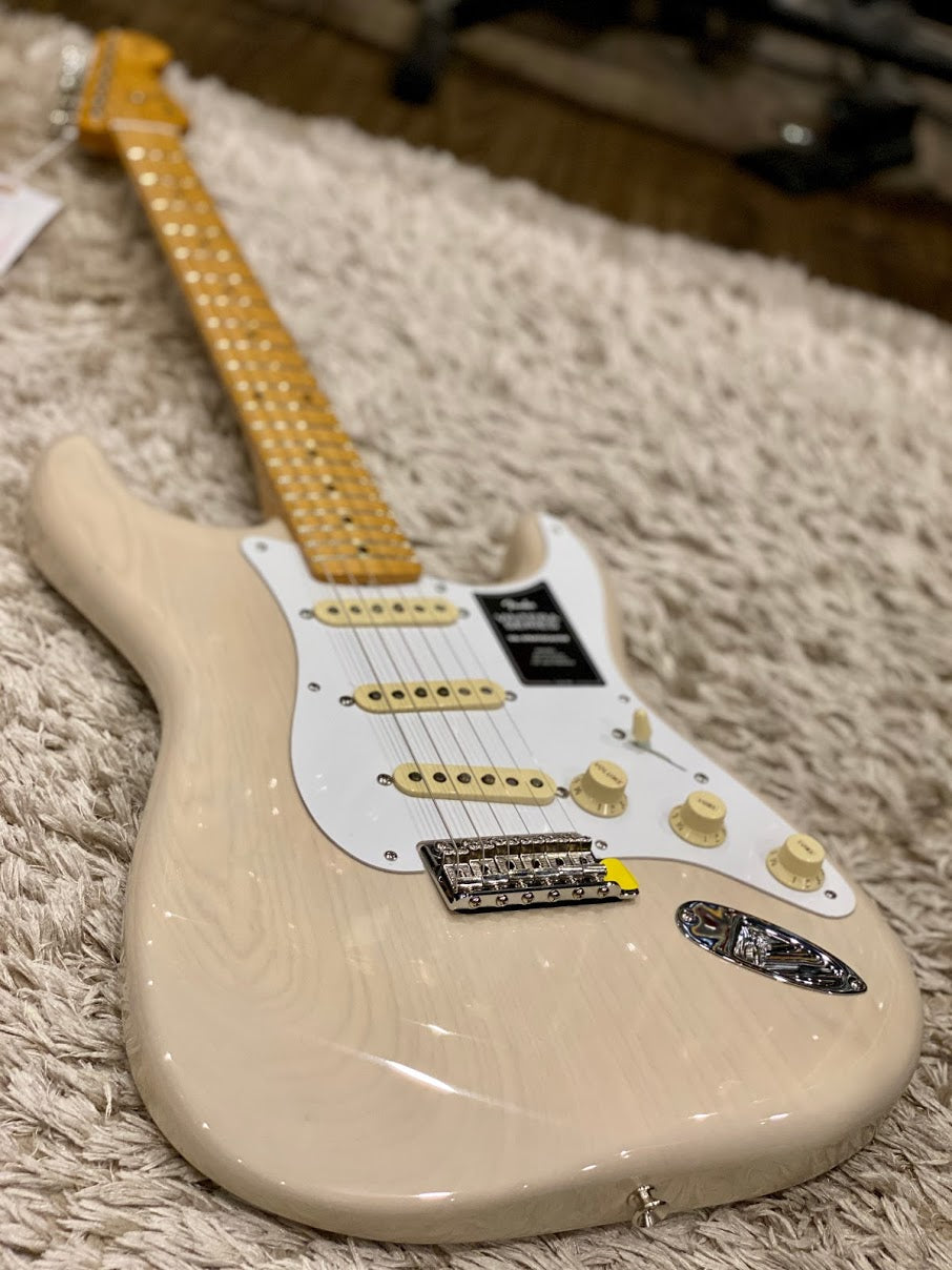 Fender Vintera 50s Stratocaster สีขาวสีบลอนด์ผสมเมเปิ้ล FB 