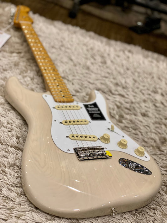 Fender Vintera 50s Stratocaster in White Blonde with maple FB