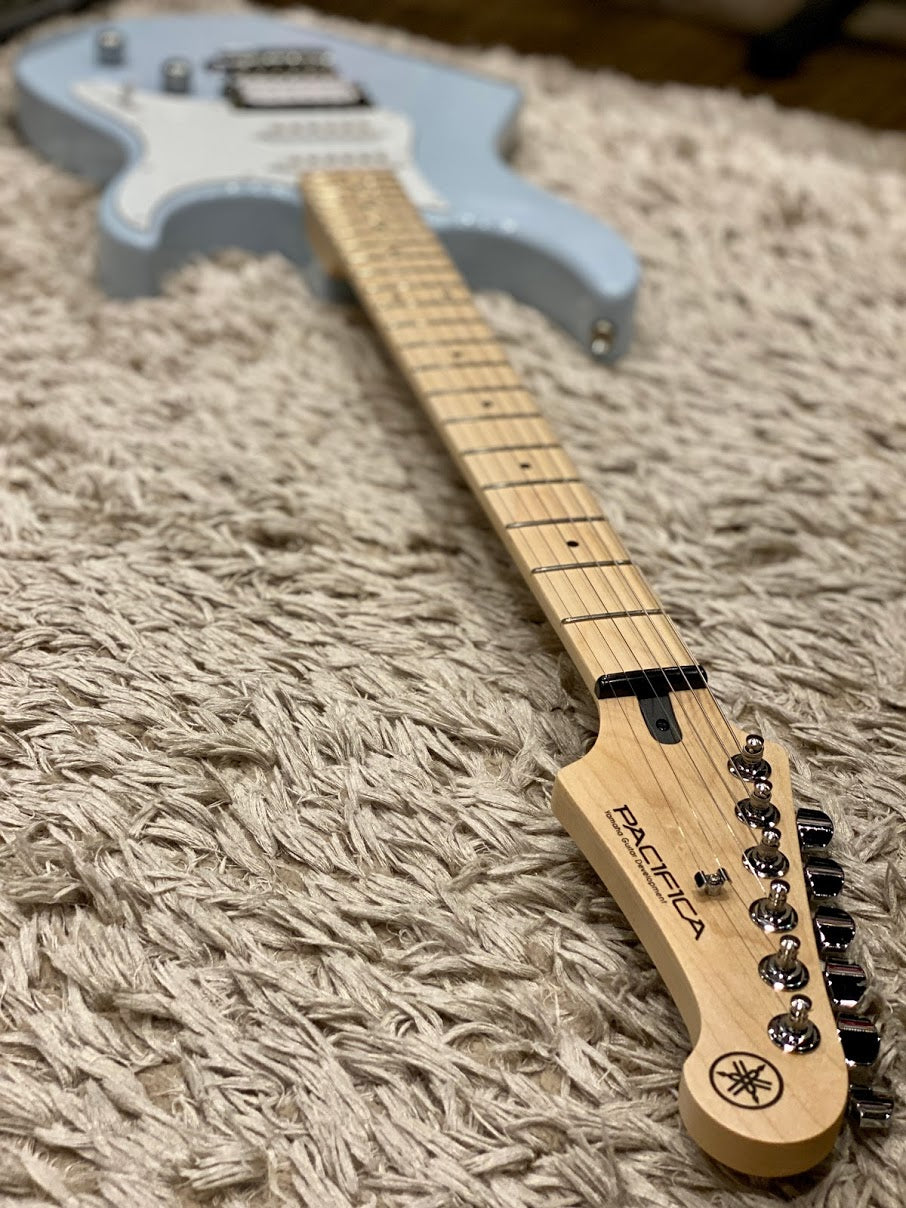 Yamaha PAC112VM Pacifica - Ice Blue Metallic – nafiriguitar.com