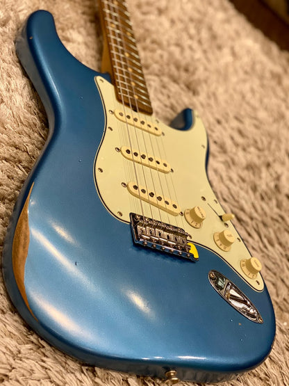 Fender Vintera Road สวม Stratocaster ยุค 60 สี Lake Placid Blue