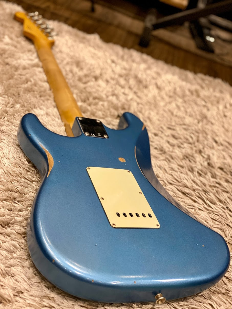 Fender Vintera Road Worn 60s Stratocaster in Lake Placid Blue