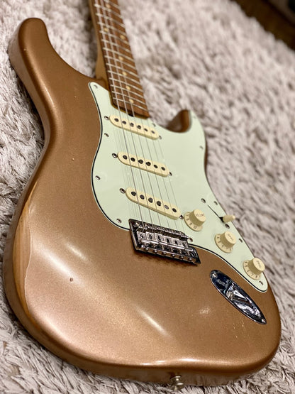 Fender Vintera Road Worn 60s Stratocaster in Firemist Gold