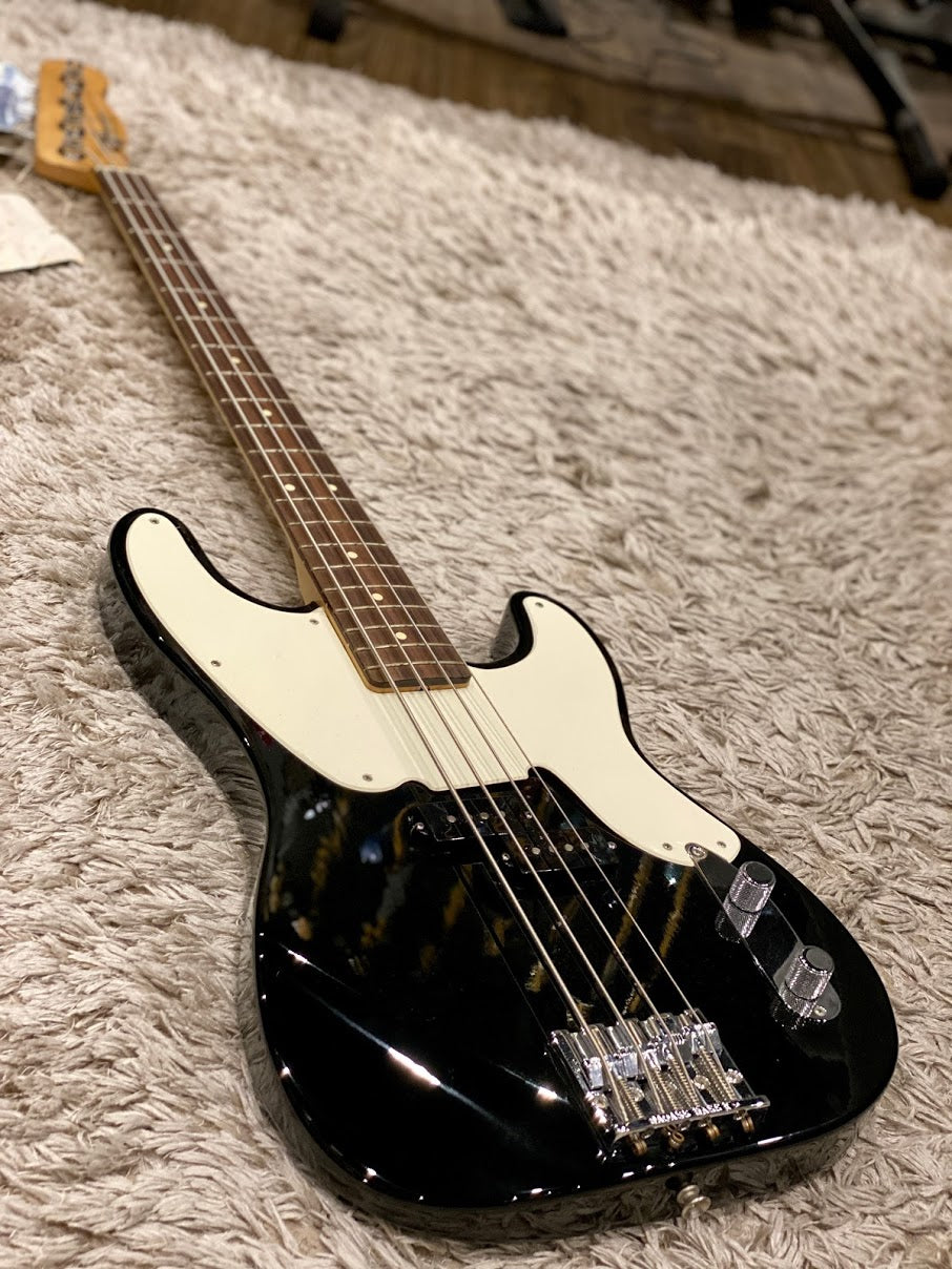 Fender Mike Dirnt Signature Precision Bass in Black