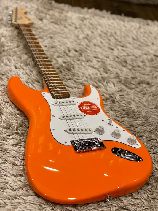 Squier Affinity Stratocaster in Competition Orange