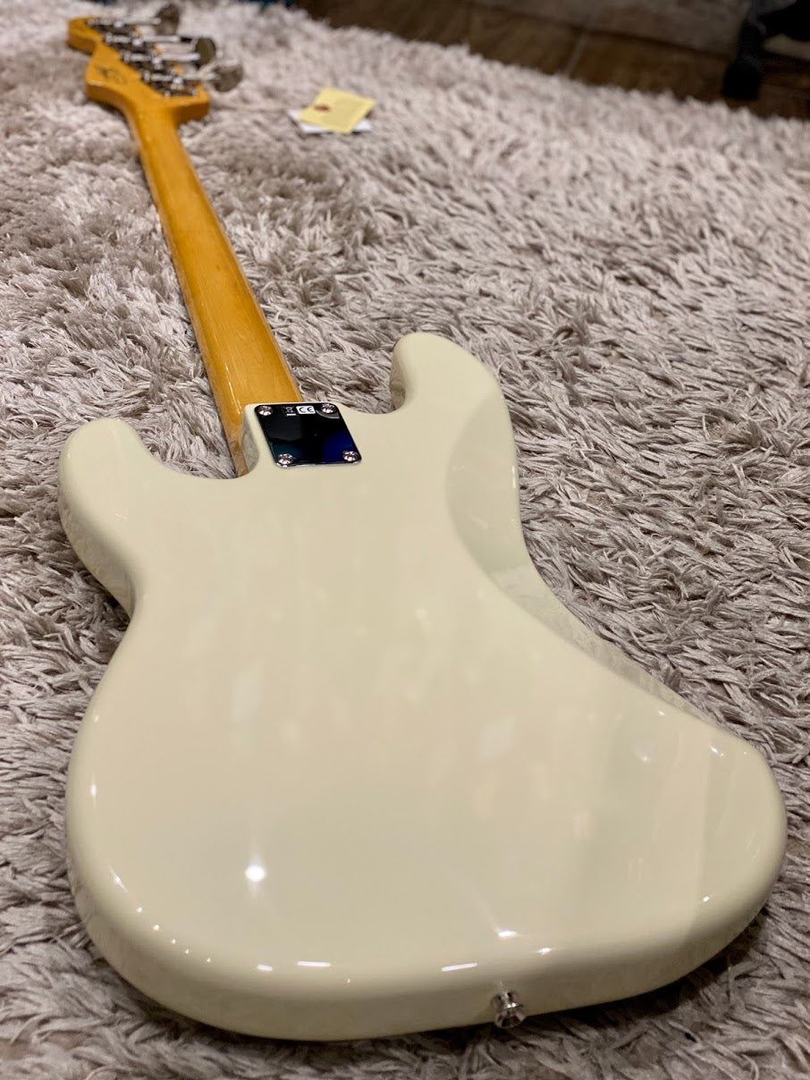 Fender Japan Hama Okamoto Signature Precision Bass สี Olympic White พร้อม Rosewood FB