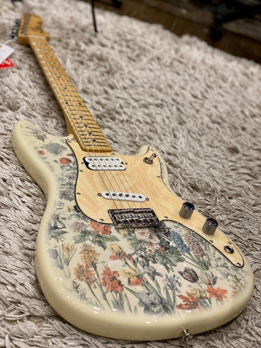 Fender Shawn Mendes Musicmaster in Floral