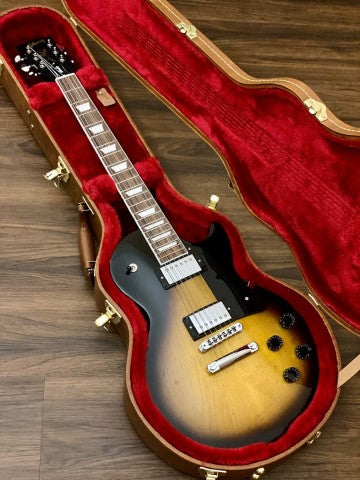 Gibson 2018 Les Paul Studio พร้อมเคสสี Vintage Sunburst