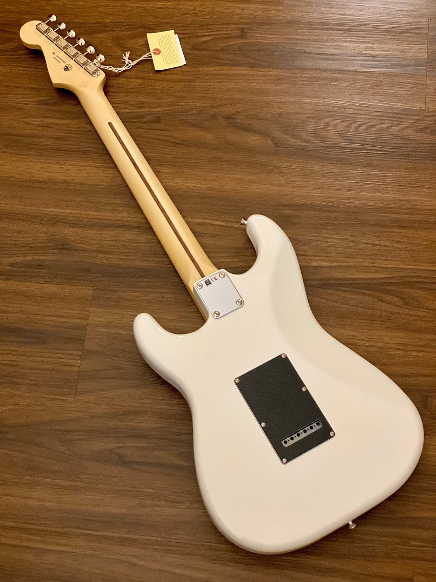 Fender Japan Hybrid II Stratocaster with Maple FB in Arctic White