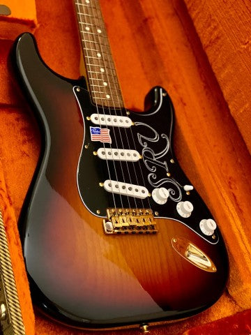 Fender Stevie Ray Vaughan Stratocaster - 3-Tone Sunburst