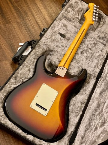 Fender American Ultra HSS Stratocaster with Rosewood FB in Ultraburst