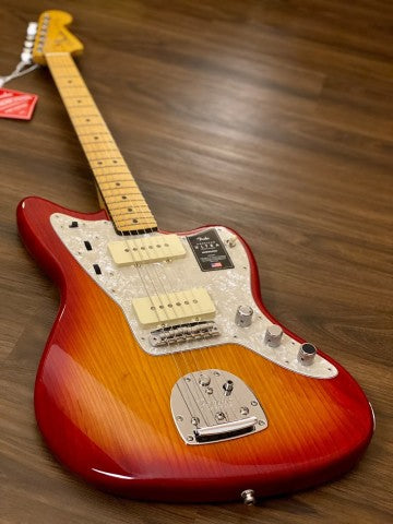 Fender American Ultra Jazzmaster พร้อมฟิงเกอร์บอร์ดไม้เมเปิ้ล - Plasma Red Burst 