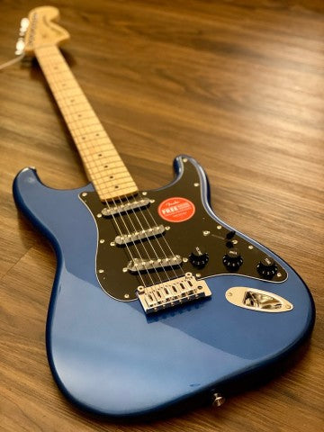 Squier Affinity Series Stratocaster with Maple FB in Lake Placid Blue