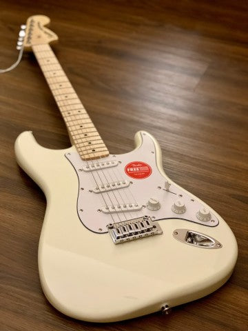 Squier Affinity Series Stratocaster พร้อม Maple FB สี Olympic White